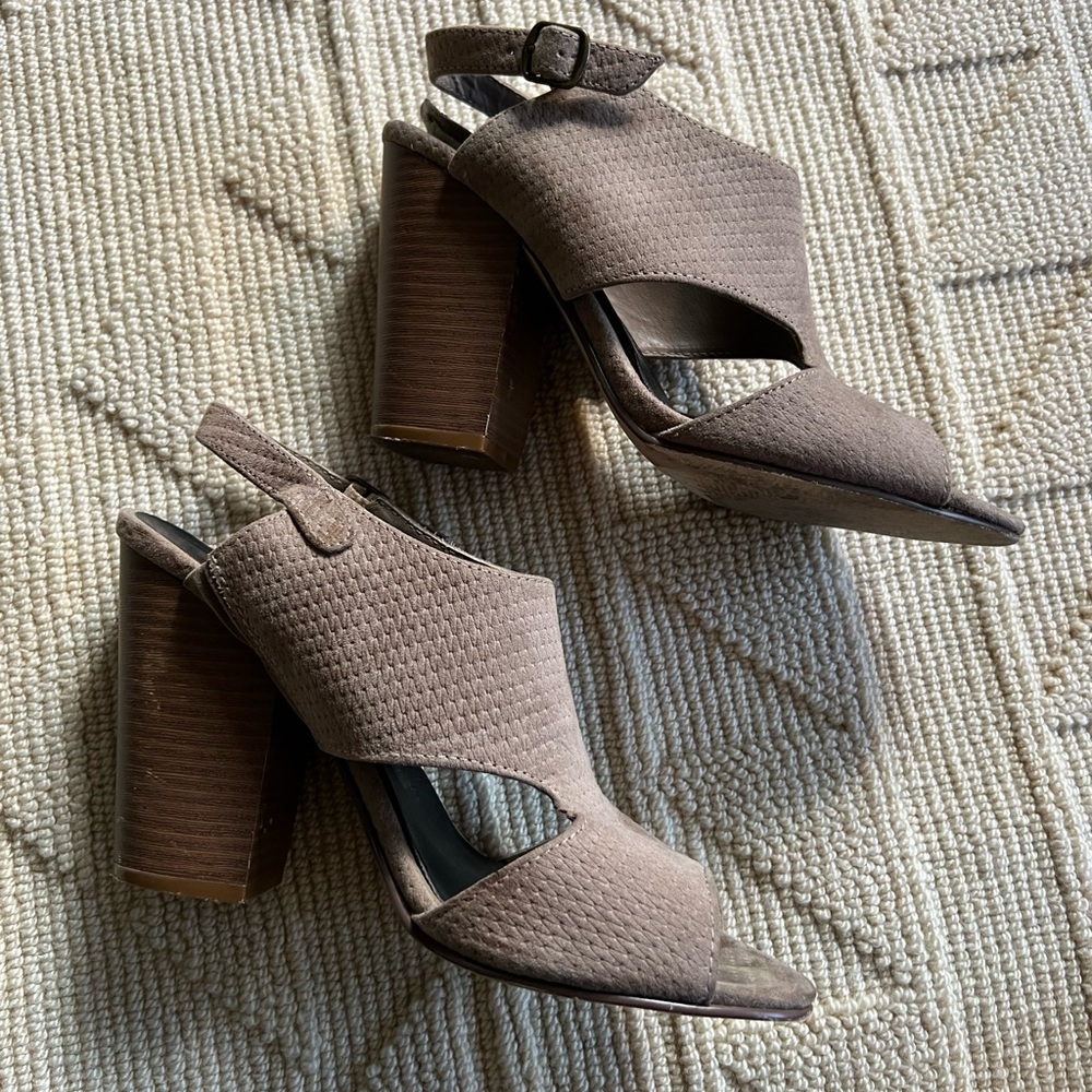 Size 8 open-toe